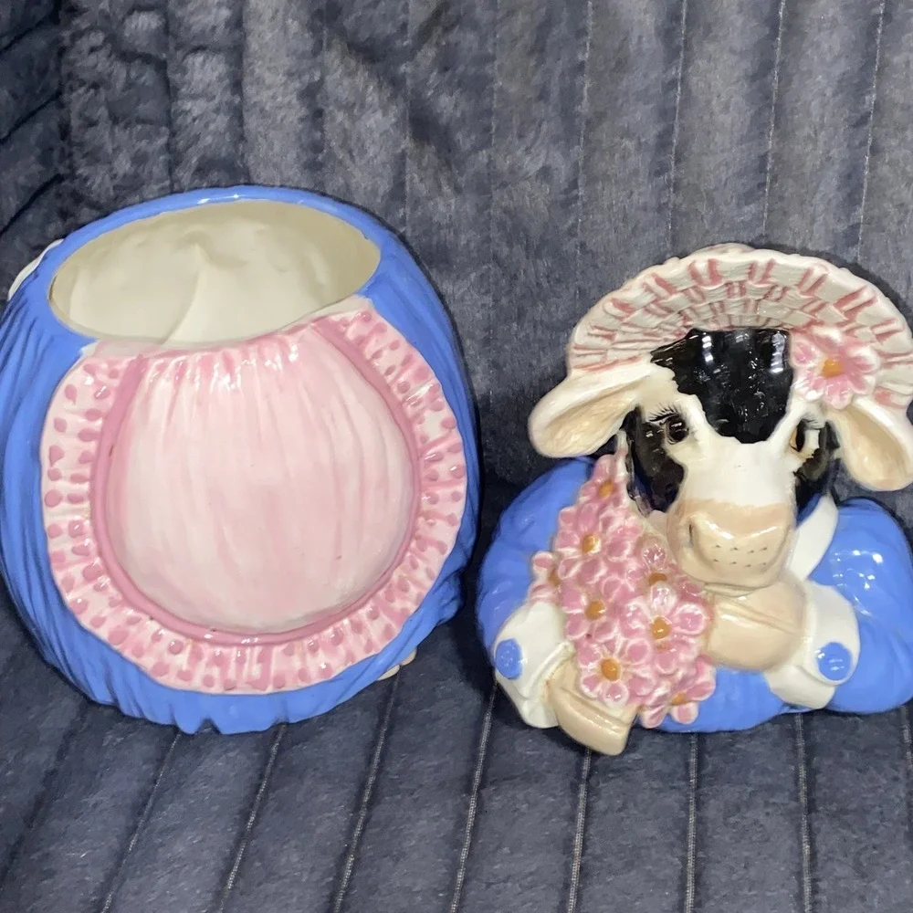 VINTAGE RARE COW COOKIE JAR GOWN BONNET APRON Possible McCoy Unmarked Read descp